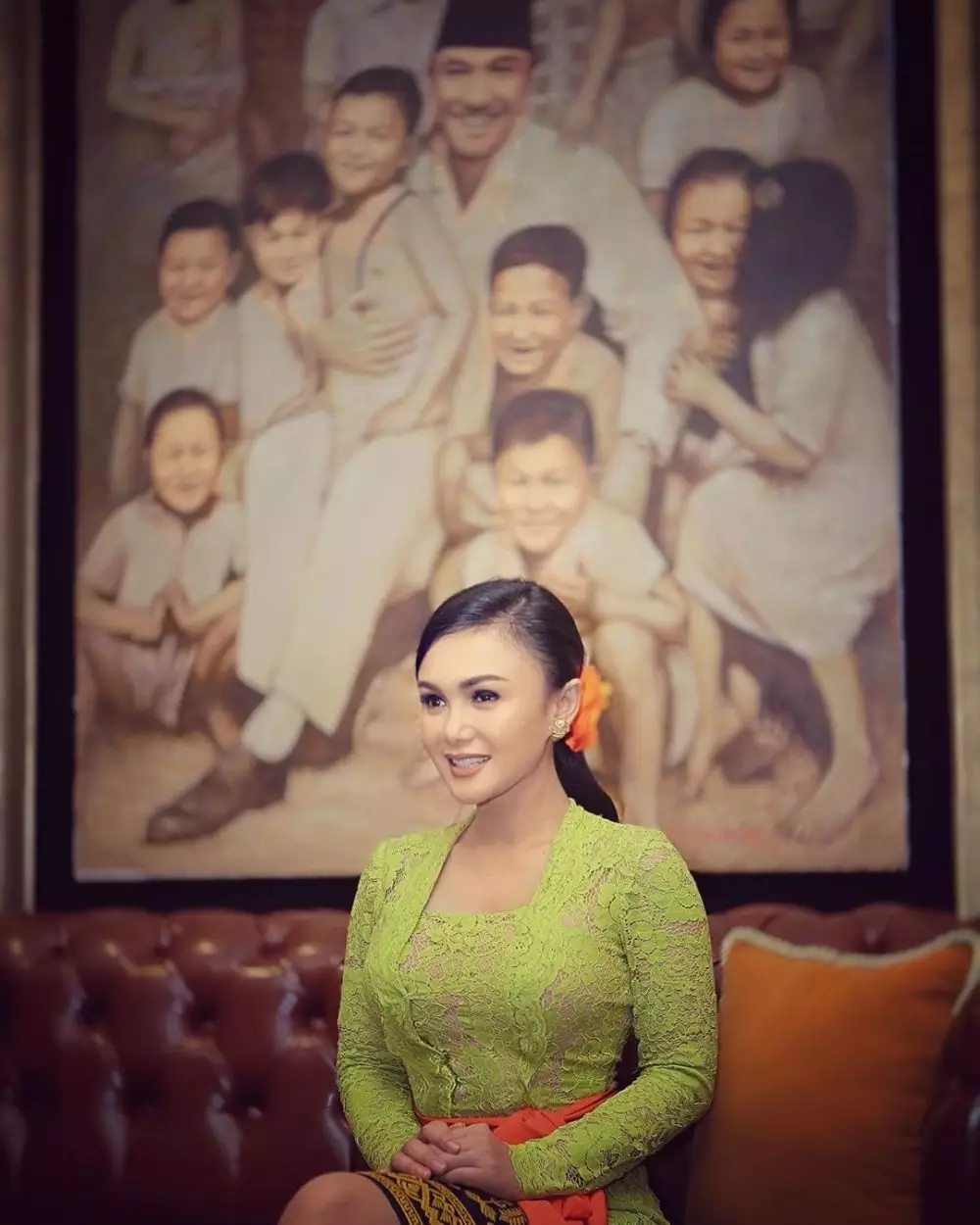 yuni berbagi sembako kebaya © 2020 brilio.net