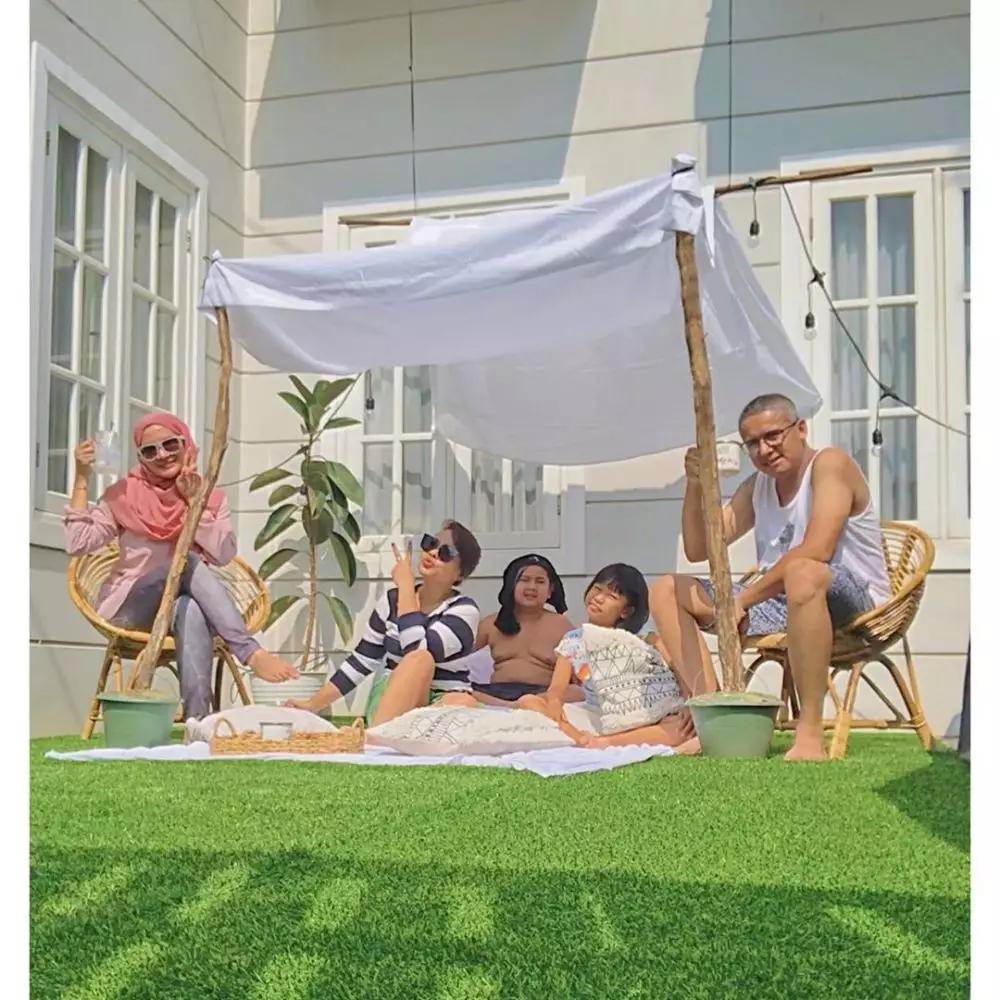 Seleb piknik di rumah saat wabah corona © 2020 brilio.net