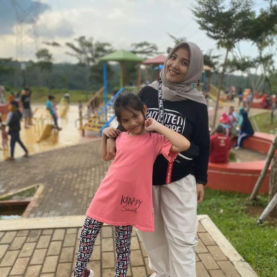 potret Mira Zayra pemeran Para Pencari Tuhan instagram potret Mira Zayra pemeran Para Pencari Tuhan instagram