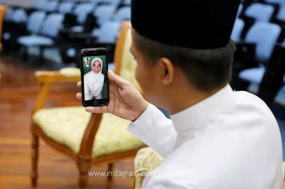 Petugas medis di malaysia nikah online tanpa keluarga © 2020 brilio.net