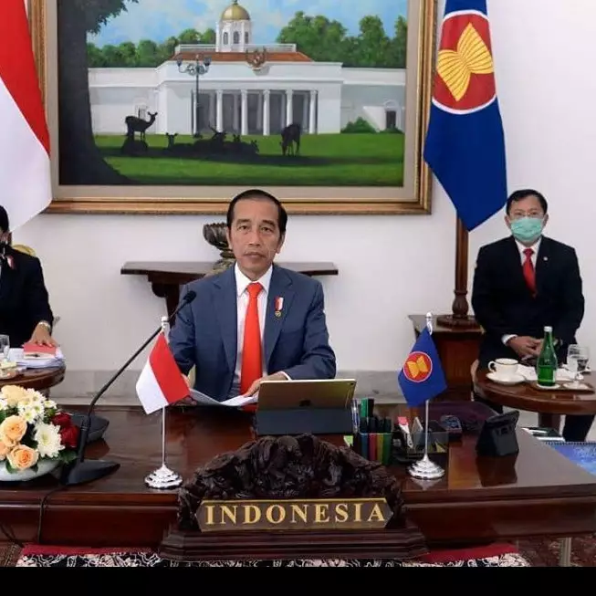 Jokowi: Sinar matahari bisa perpendek masa hidup virus Covid-19