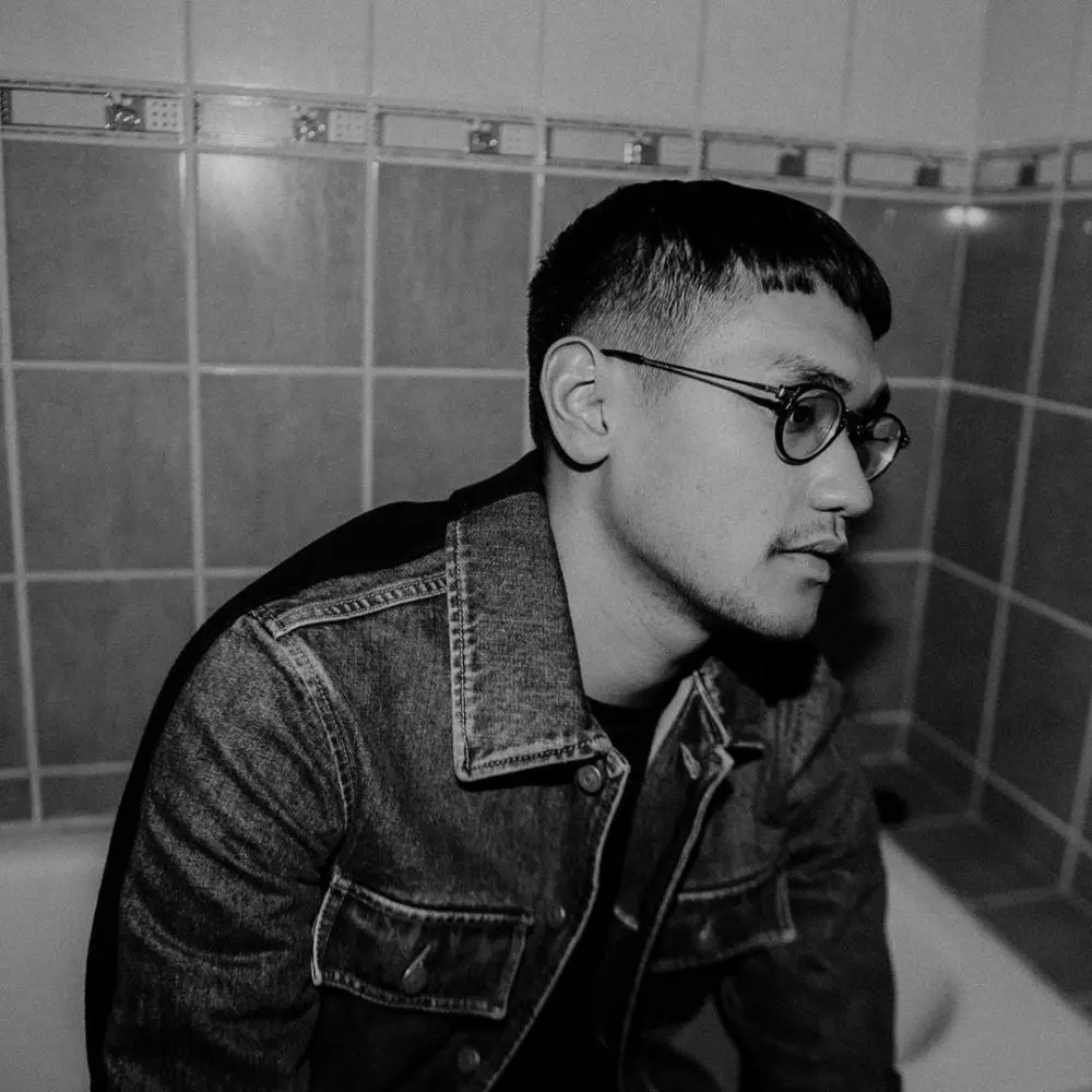 Gaya Afgan dengan model rambut ala Korea Instagram