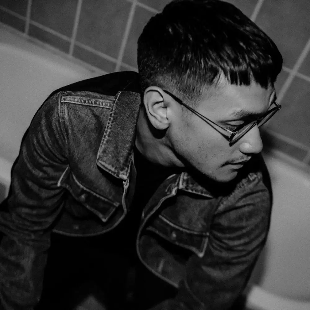 Gaya Afgan dengan model rambut ala Korea Instagram