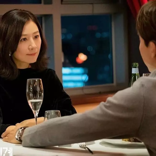 A World of Married Couple jadi serial drama paling banyak ditonton