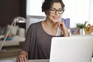 5 Tips mengelola kehadiran karyawan saat pandemi virus corona