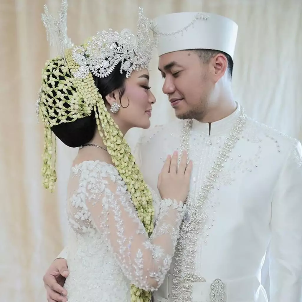 Baru diekspos, ini 10 momen pernikahan Zaskia Gotik &amp; Sirajuddin