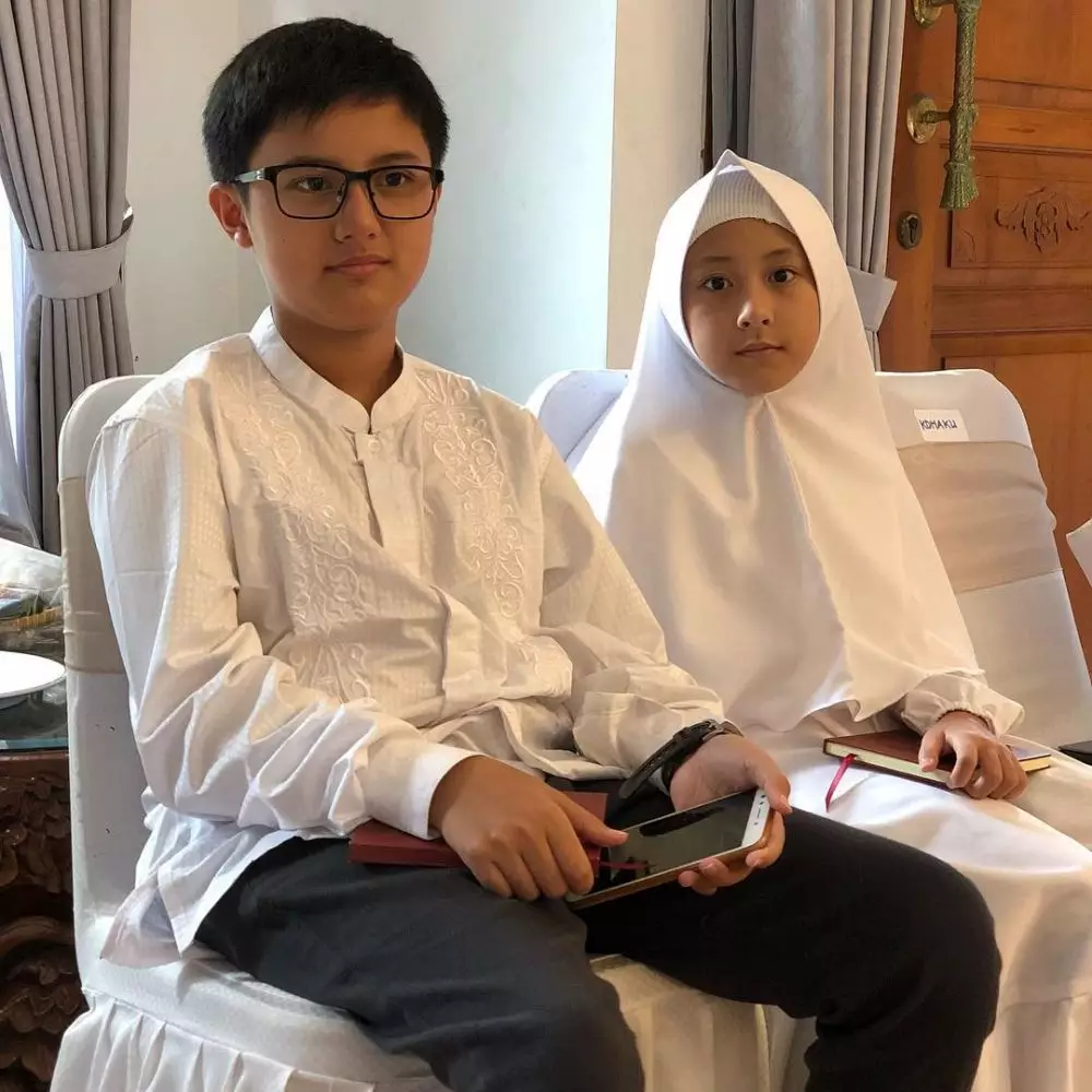 Miyako Emi anak Della Puspita  Instagram