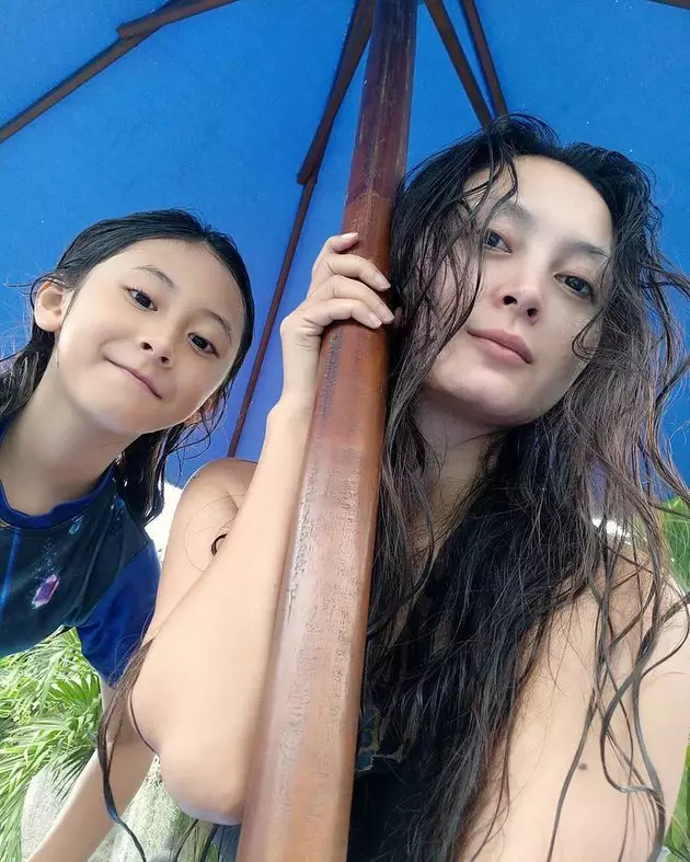 Miyako Emi anak Della Puspita  Instagram