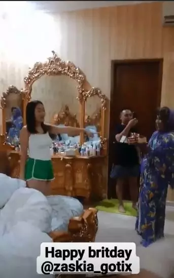 ultah zaskia gotik 30 © 2020 brilio.net ultah zaskia gotik 30 © 2020 brilio.net