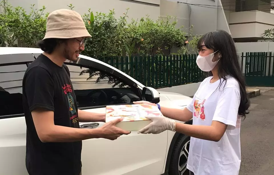 5 Cara tetap bantu sesama walaupun #DiRumahSaja, semua ada jalan! berbagai sumber