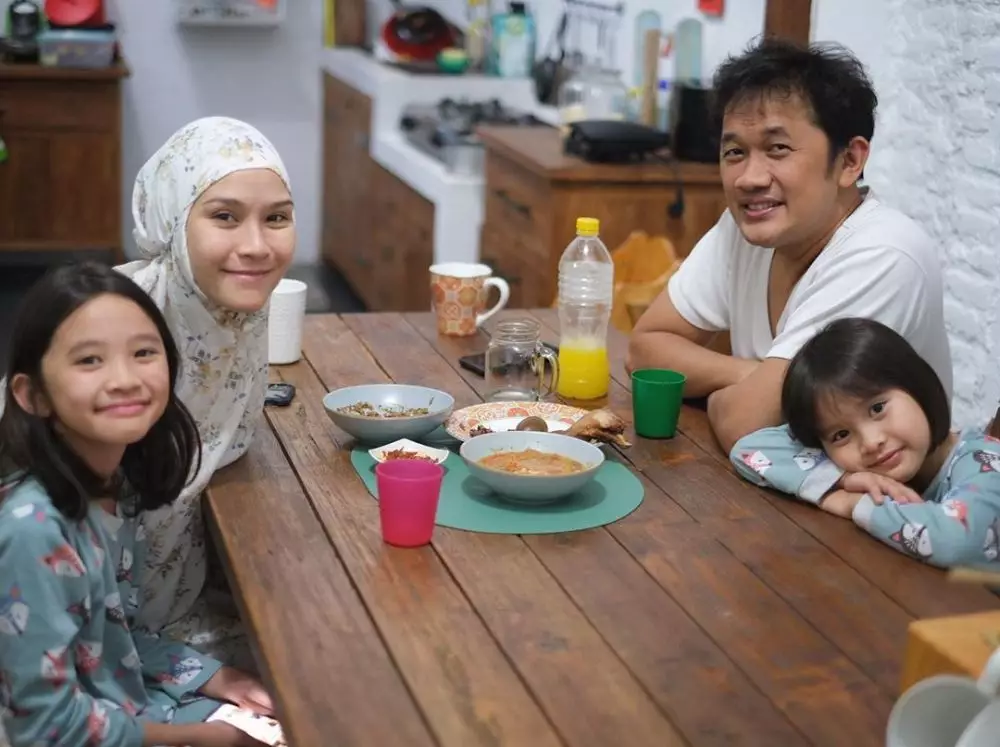 Zaskia Adya Mecca haru lihat anak-anaknya puasa Instagram Zaskia Adya Mecca haru lihat anak-anaknya puasa Instagram