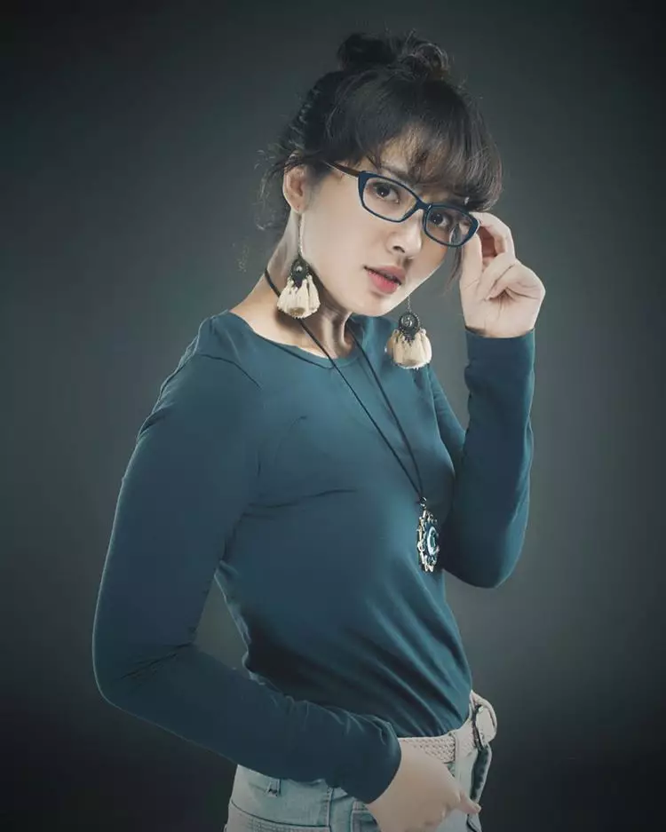 Pesona Widi Dwinanda PPT Berbagai sumber