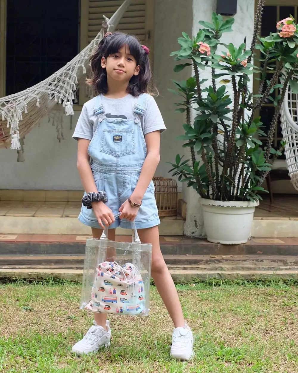 Potret Talullah Malaika berbagai sumber Potret Talullah Malaika berbagai sumber