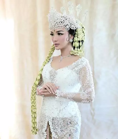 4 curahan hati Zaskia Gotik Instagram