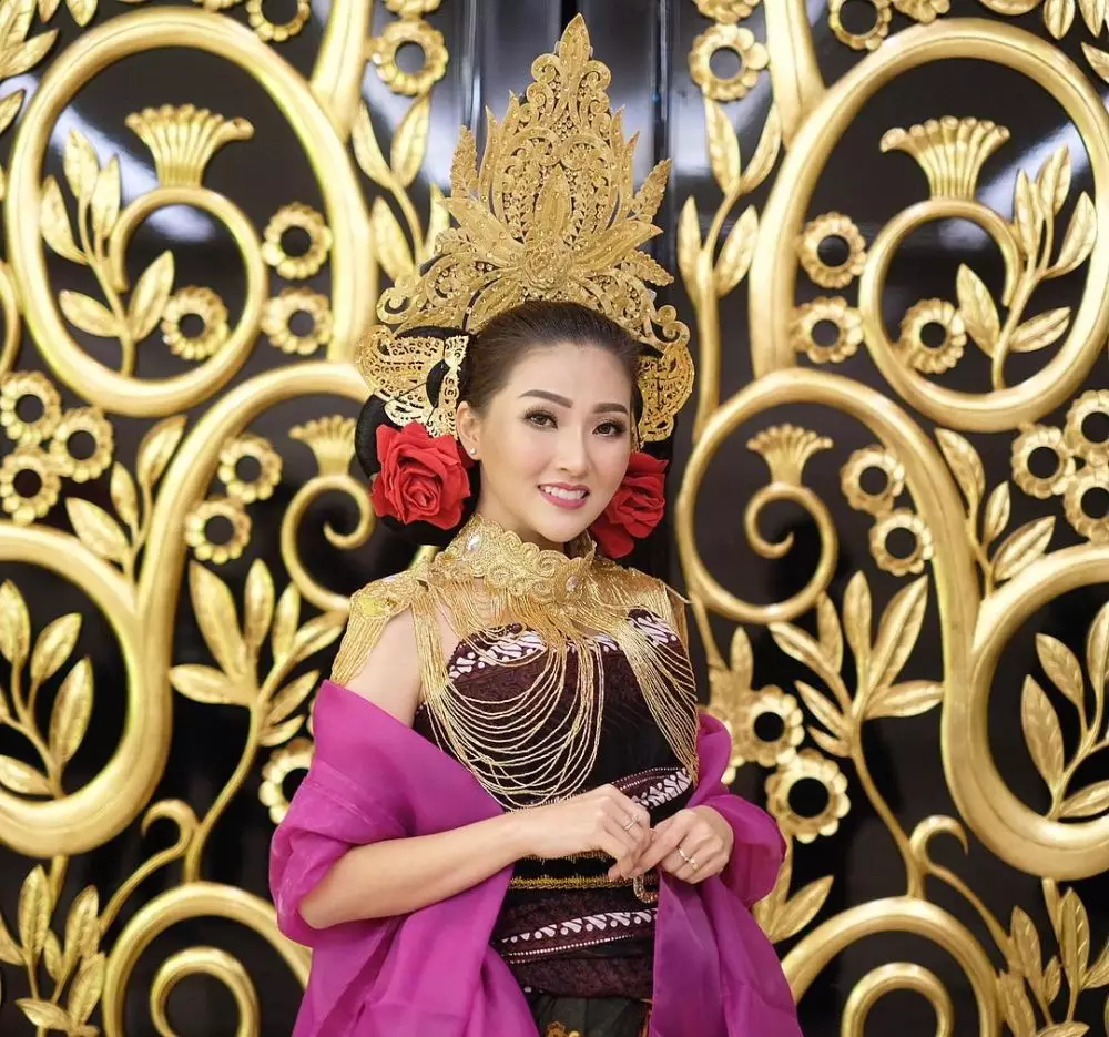 potret sarwendah makeup tebal © 2020 brilio.net potret sarwendah makeup tebal © 2020 brilio.net