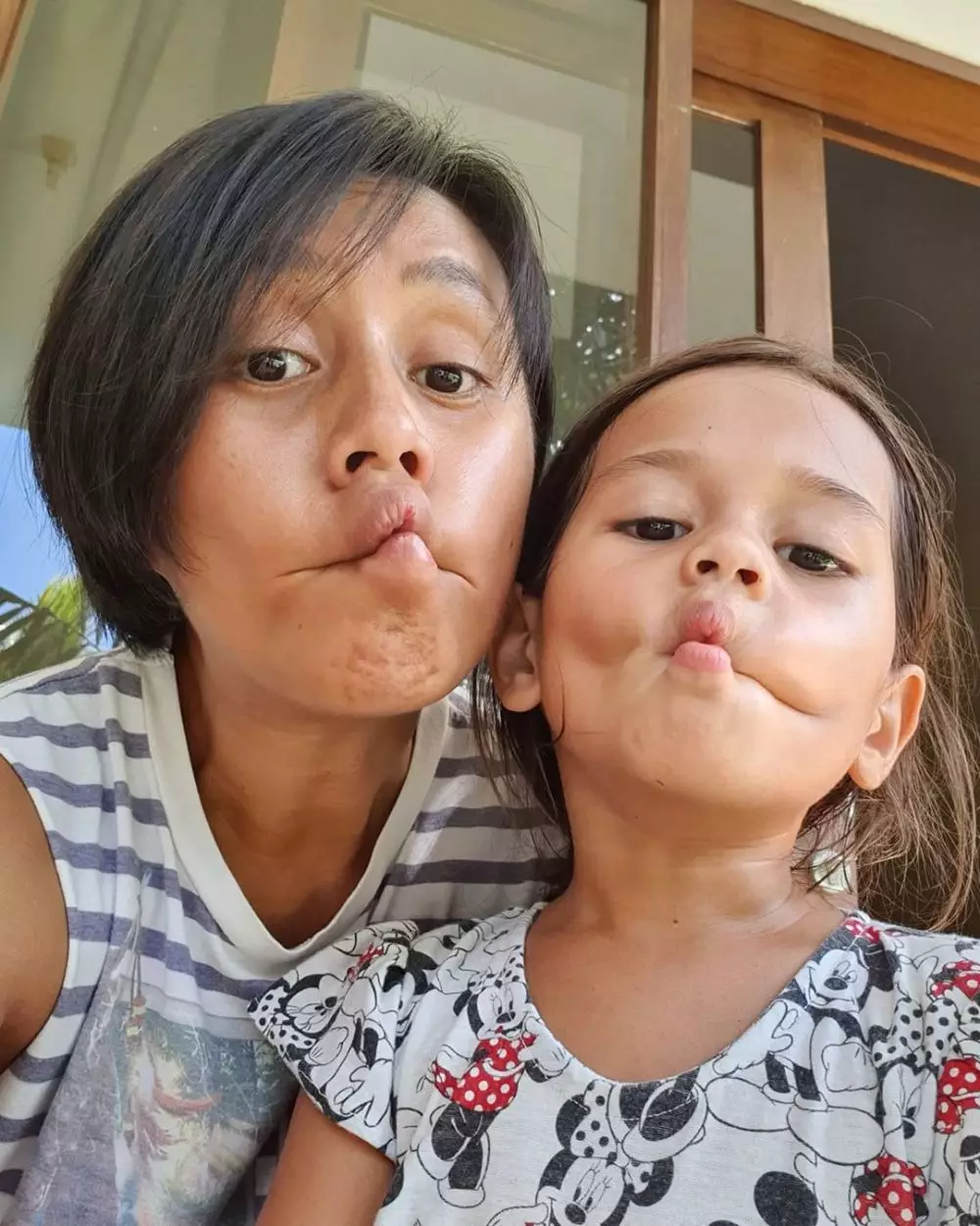 menik di pesantren rock n roll instagram menik di pesantren rock n roll instagram