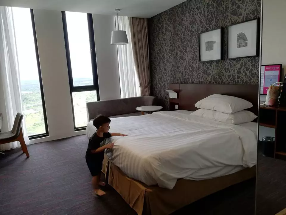 ibu hamil dan anak balita jalan kaki facebook ibu hamil dan anak balita jalan kaki facebook