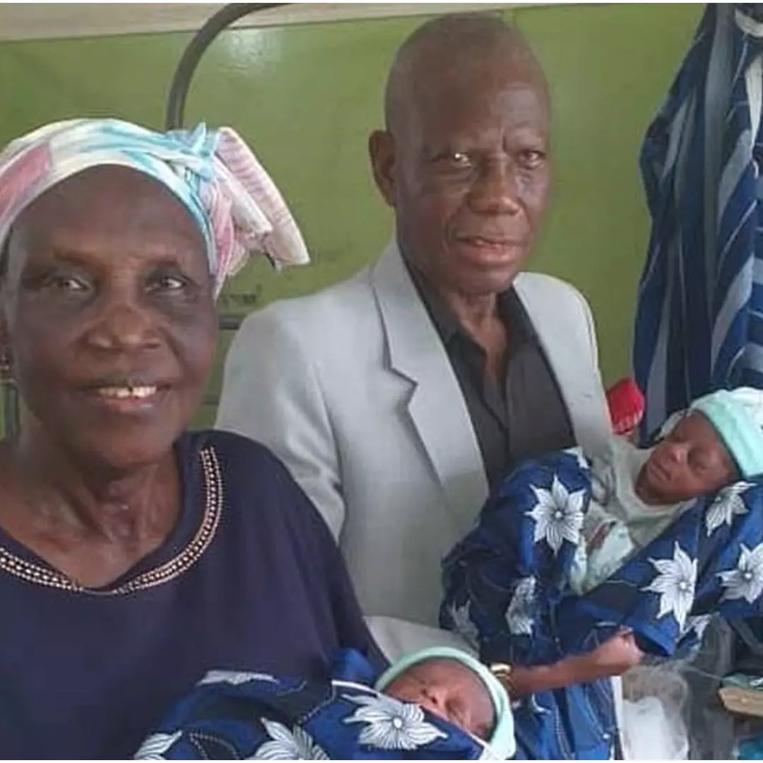 50 Tahun menanti, wanita 68 tahun akhirnya lahirkan bayi kembar