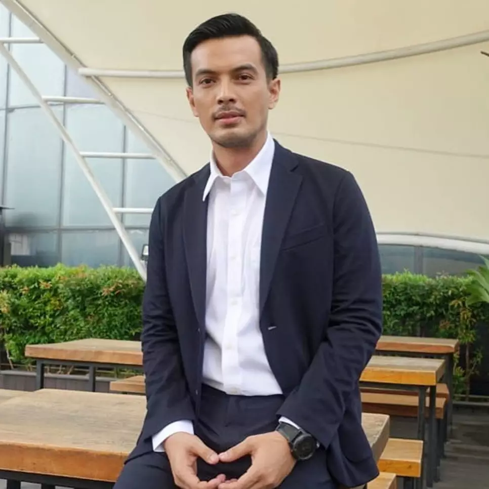 7 Potret rumah Temmy Rahadi bernuansa klasik, ruang makan jadi sorotan