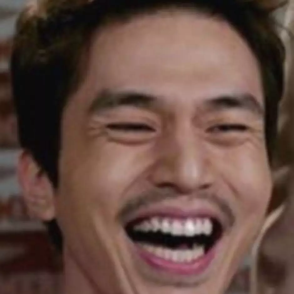 Penampilan 7 seleb Korea dengan kumis, Lee Dong-wook jadi lucu