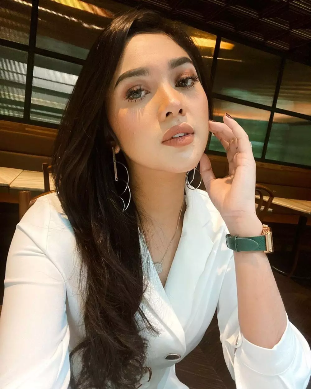 Raya Kitty makeup tebal instagram