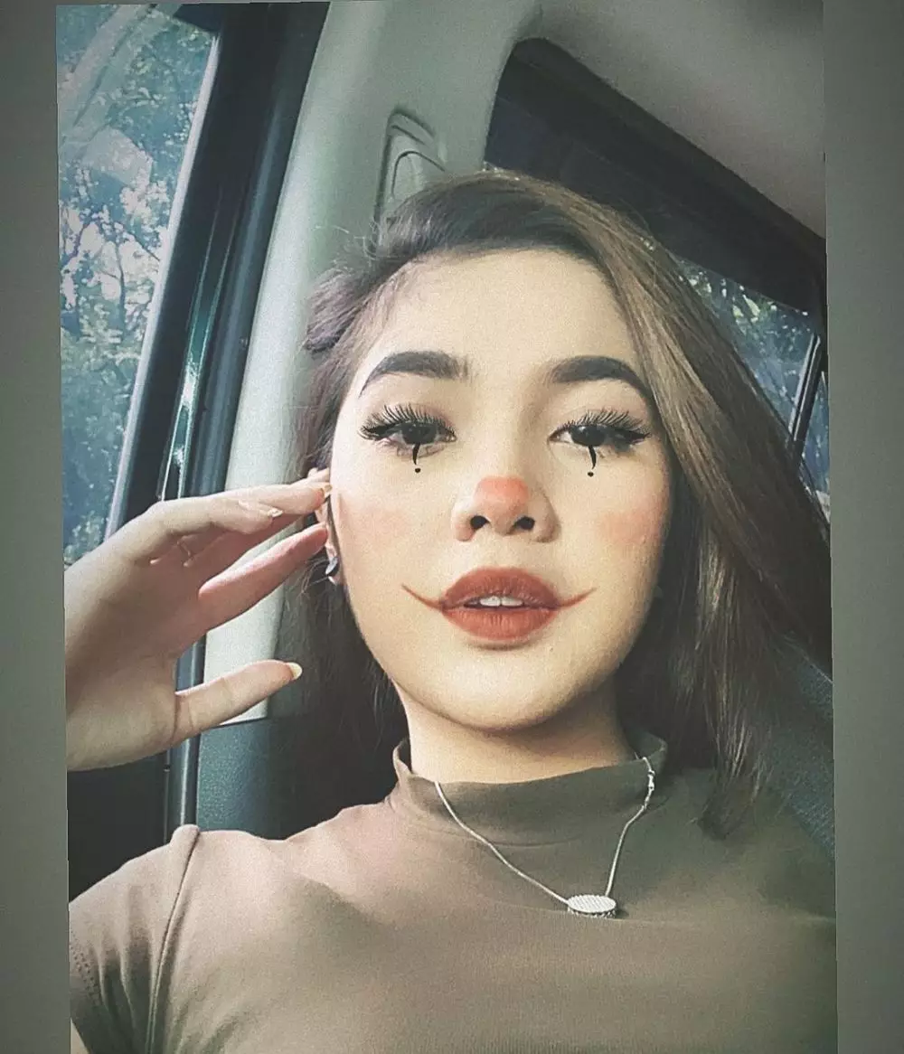 Raya Kitty makeup tebal instagram