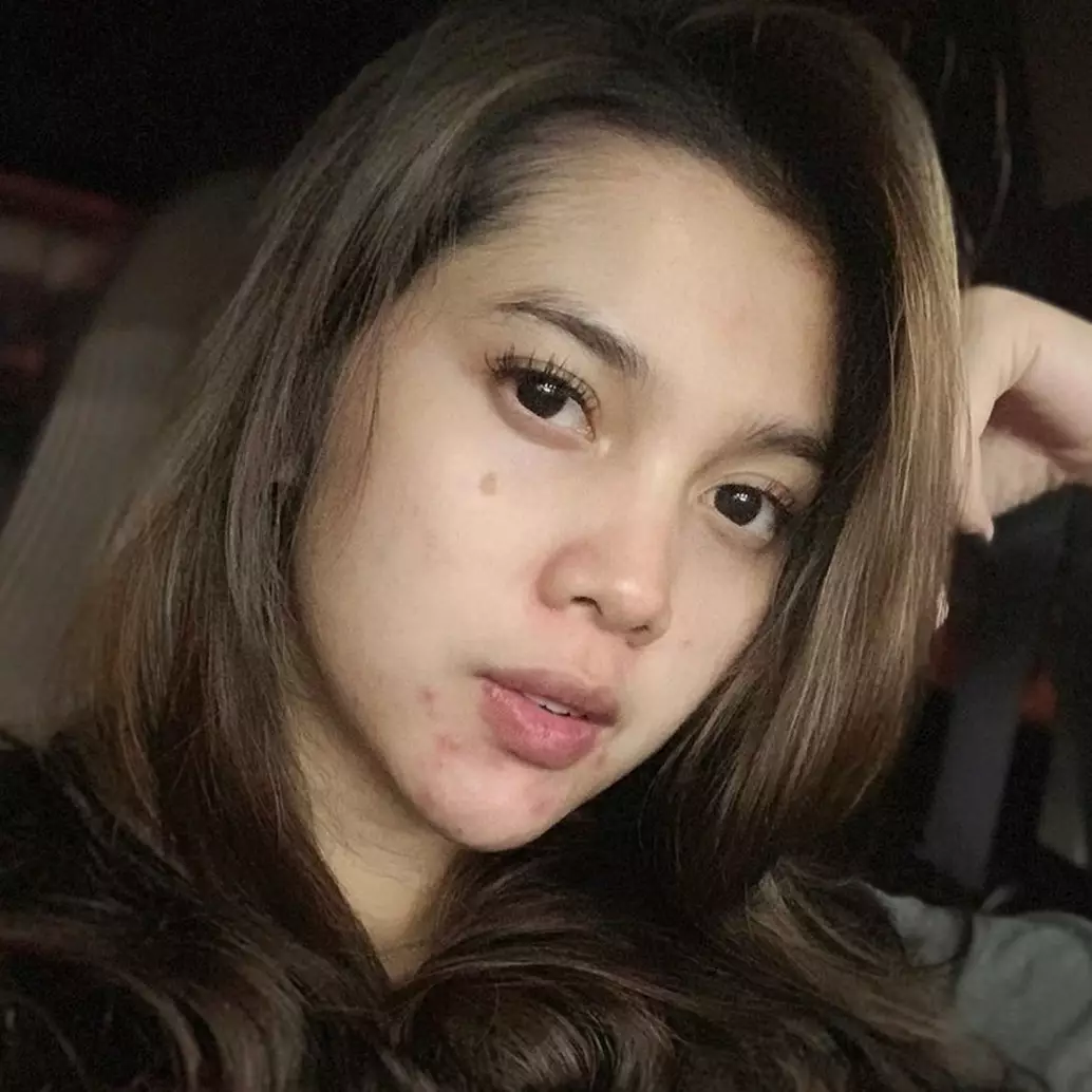 Biasa natural, 9 potret Raya Kitty bermakeup tebal ini manglingi