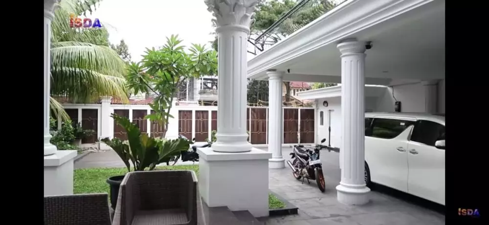 rumah Iis Dahlia 250 instagram rumah Iis Dahlia 250 instagram