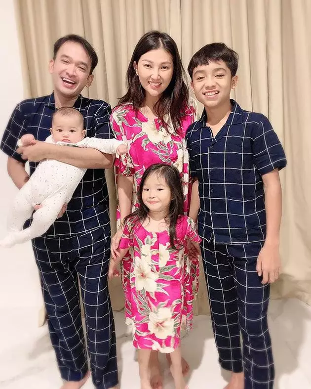 thalia dan sarwendah daster © 2020 brilio.net thalia dan sarwendah daster © 2020 brilio.net