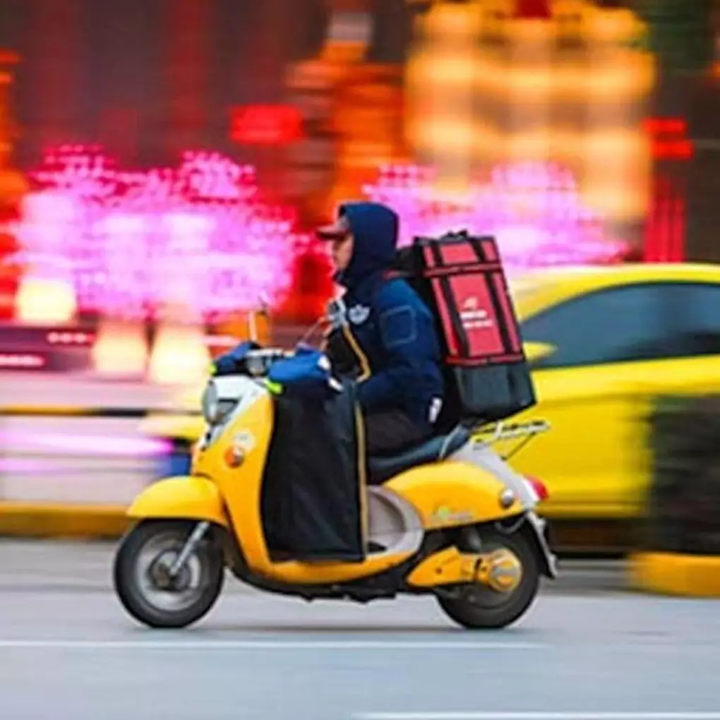 Bawa serbuk putih dikira sabu, kurir makanan ditangkap polisi