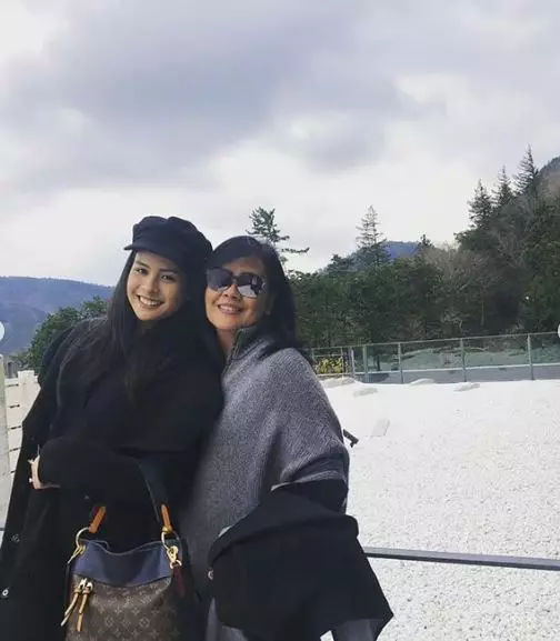 7 momen manis Maudy Ayunda dan ibunya Instagram
