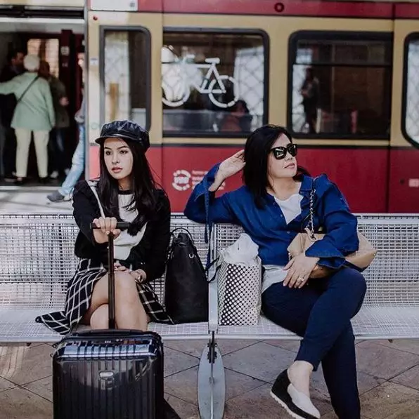 7 momen manis Maudy Ayunda dan ibunya Instagram