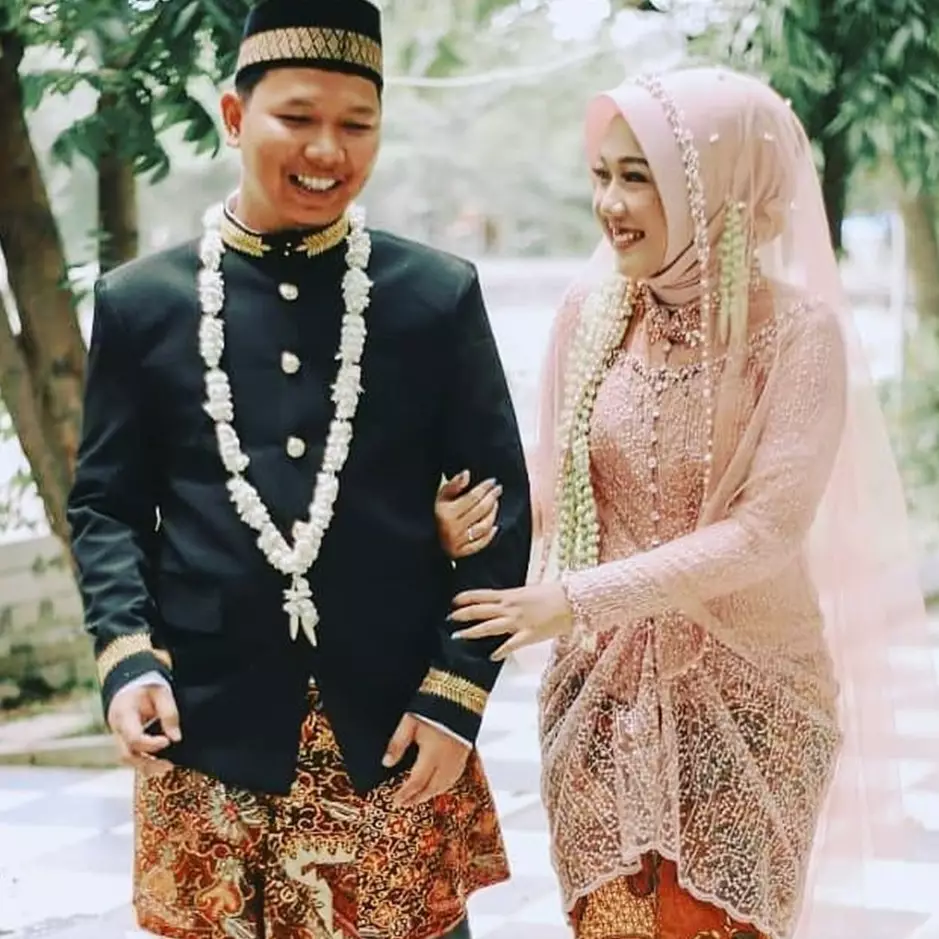 Doa untuk pengantin Islam lengkap dengan arti dan maknanya