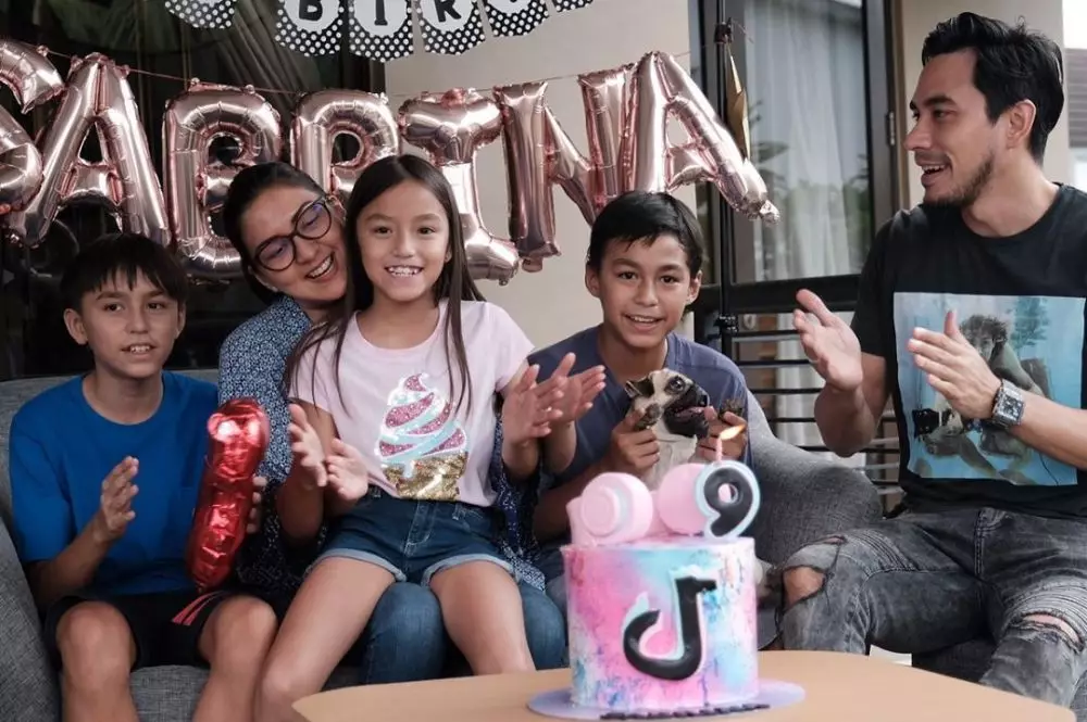 ultah anak Donna Agnesia di rumah saja Instagram