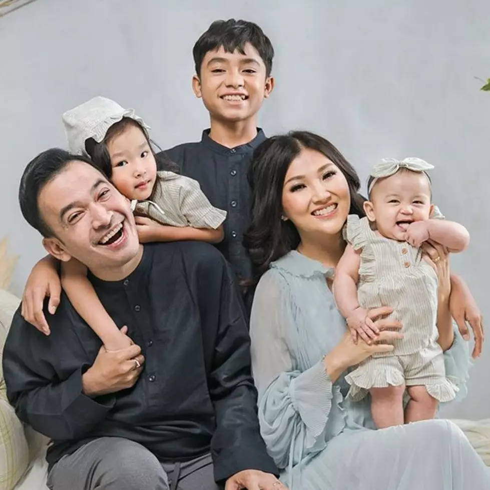 12 Pose gemas Thania Putri Onsu ini bukti fotogenik sejak bayi