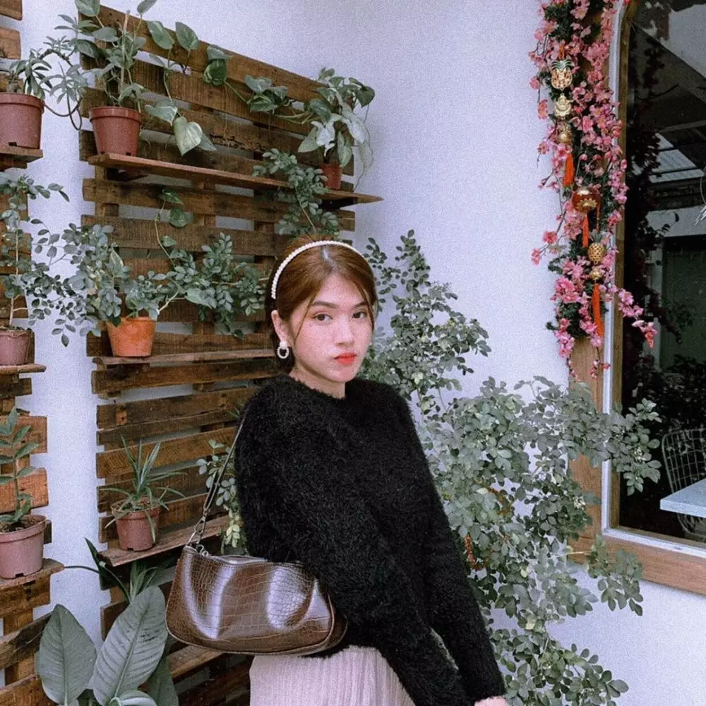 Gaya Melly Krista  © 2020 Instagram/@xeesoxee ;  Instagram/@kkrriiista