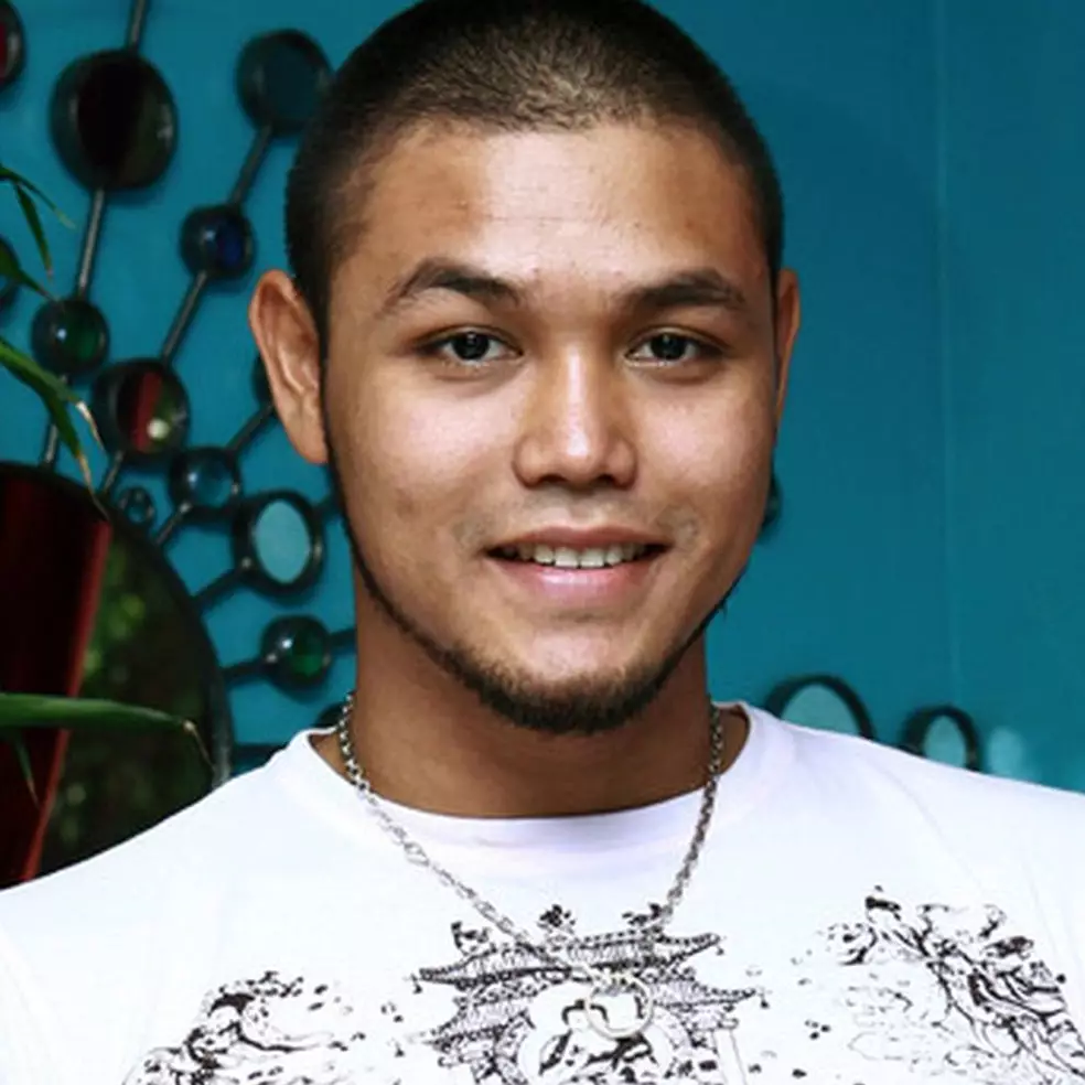 Penampilan 10 presenter di awal karier, perubahannya bikin takjub