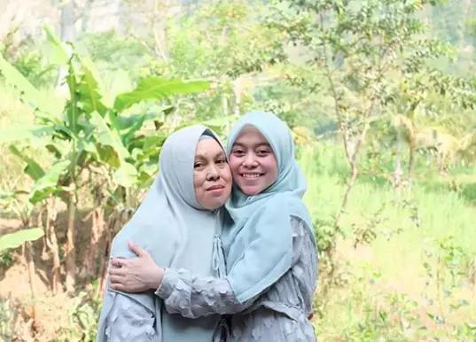 Kedekatan Lesty Kejora & ibunda © 2020 brilio.net Kedekatan Lesty Kejora & ibunda © 2020 brilio.net