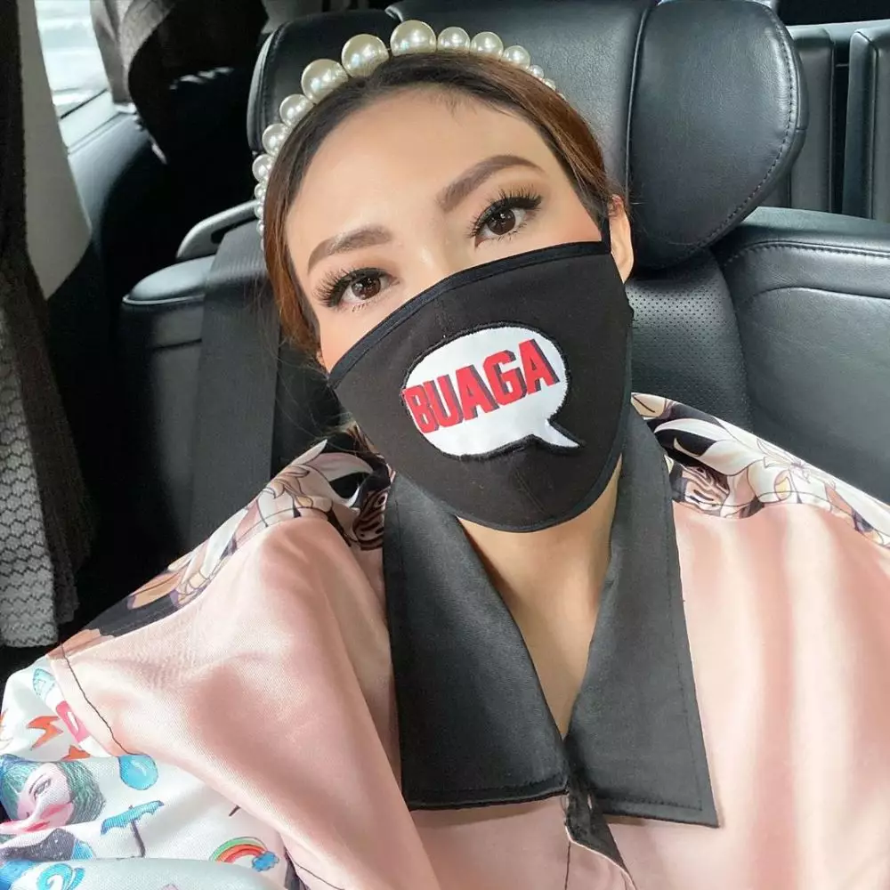 Seleb dandan nyentriki memakai masker © 2020 brilio.net