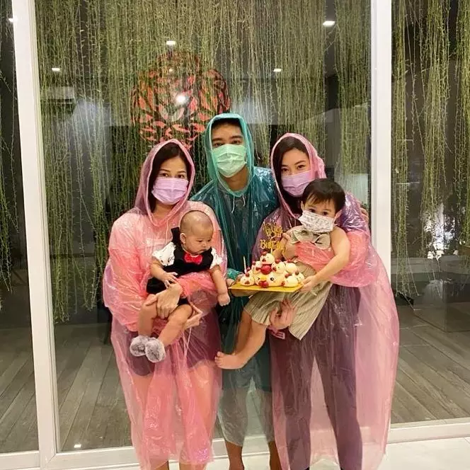 Seleb dandan nyentriki memakai masker © 2020 brilio.net