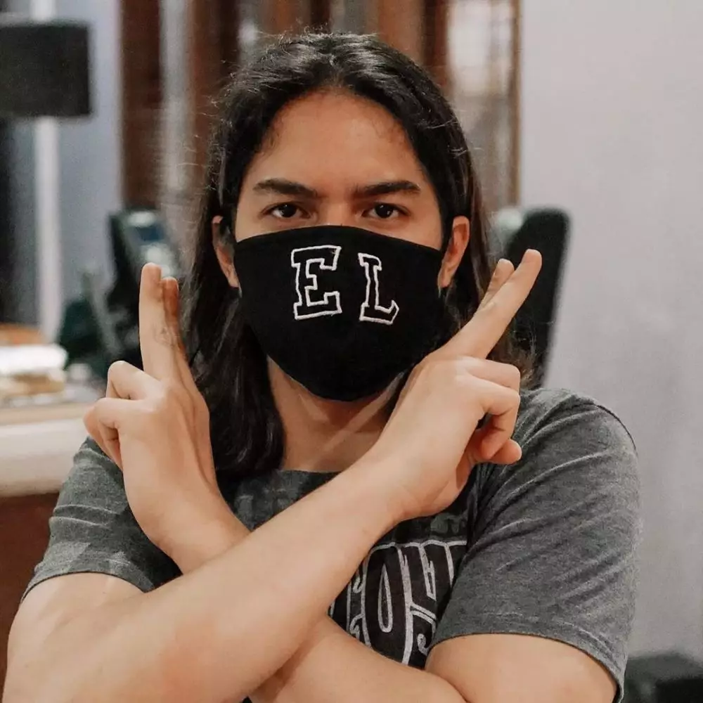 Seleb dandan nyentriki memakai masker © 2020 brilio.net