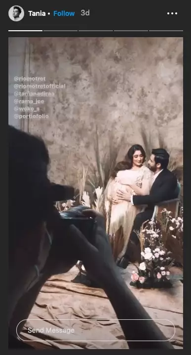 Gaya pemotretan maternity Tania Nadira © 2020 brilio.net Gaya pemotretan maternity Tania Nadira © 2020 brilio.net