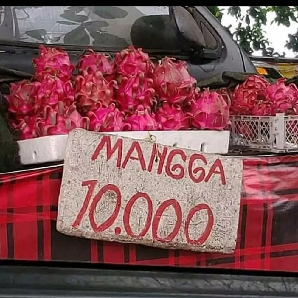 tulisan spanduk salah tempat © 2020 1cak.com