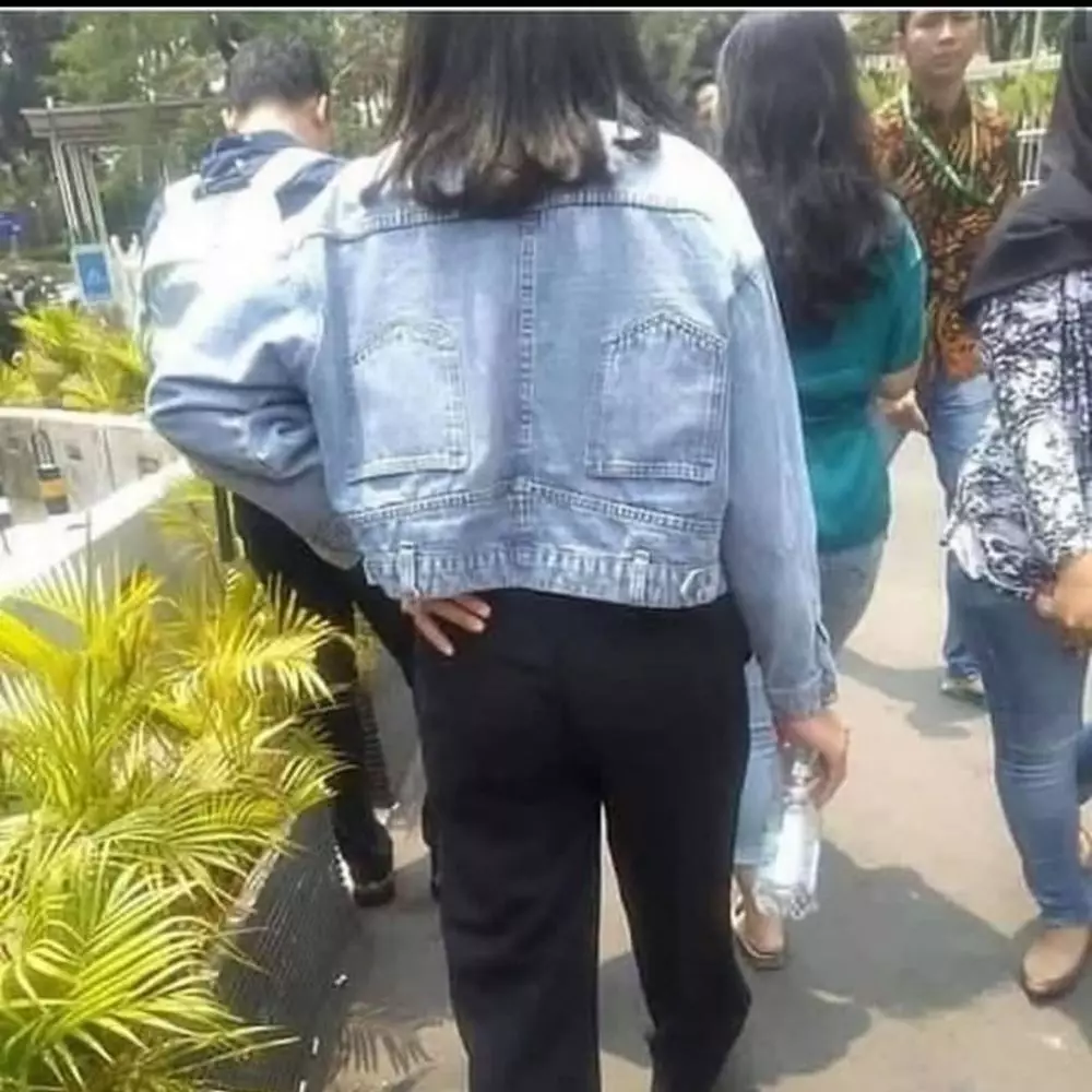 lifehack nyeleneh pakai baju © 2020 instagram.com