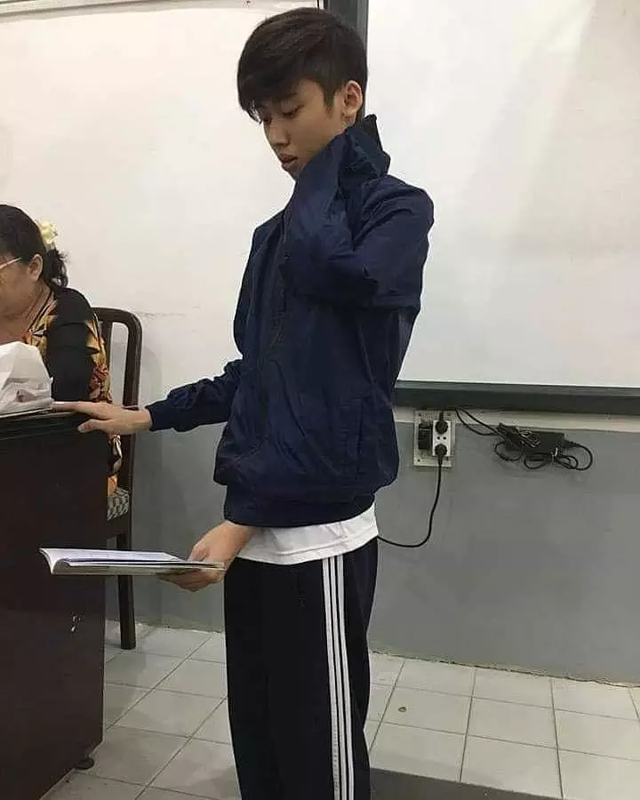 lifehack nyeleneh pakai baju © 2020 instagram.com