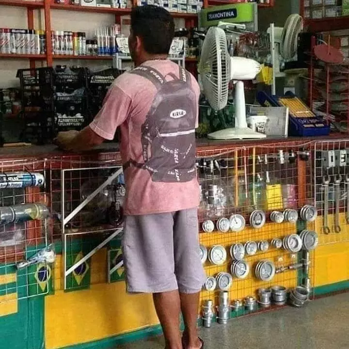 lifehack nyeleneh pakai baju © 2020 instagram.com