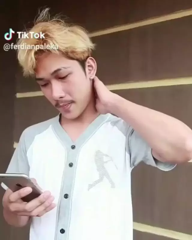 fakta YouTuber Ferdian Paleka © 2020 Instagram/@ferdiandpalekaa ;  Instagram/@ferdianpalekaa