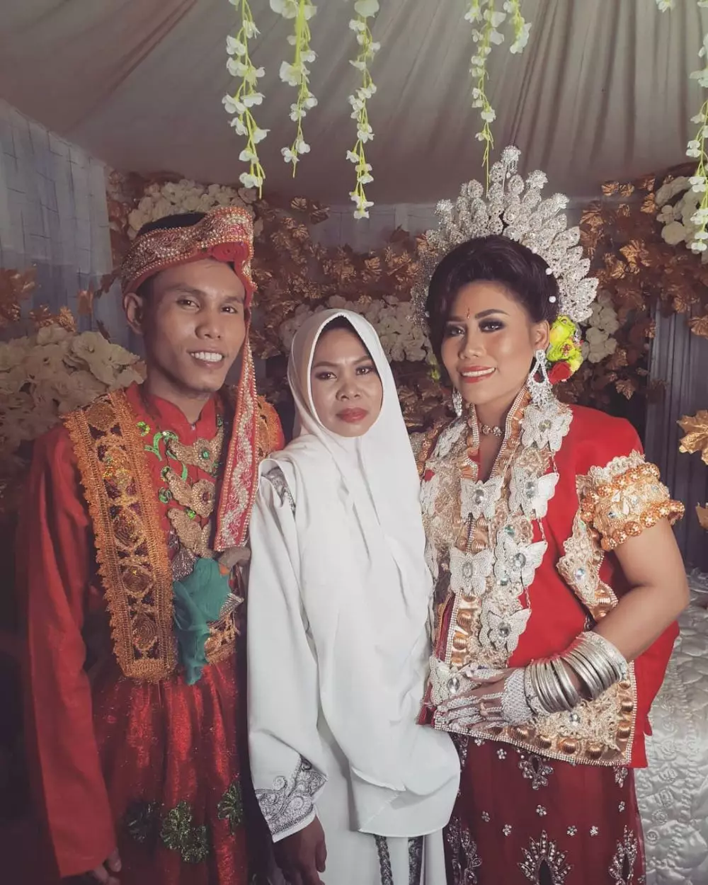 kedekatan Evi Masamba & ibunda © 2020 brilio.net