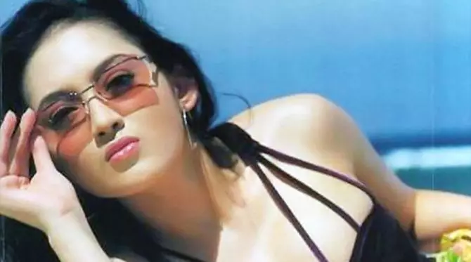 Musisi tenar berbagai sumber Musisi tenar berbagai sumber