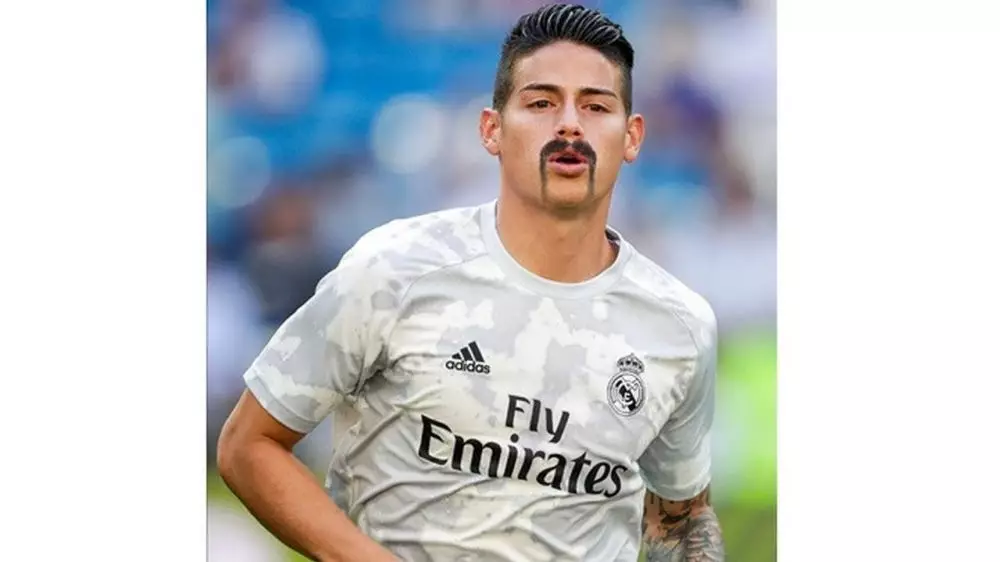 pemain berkumis Instagram